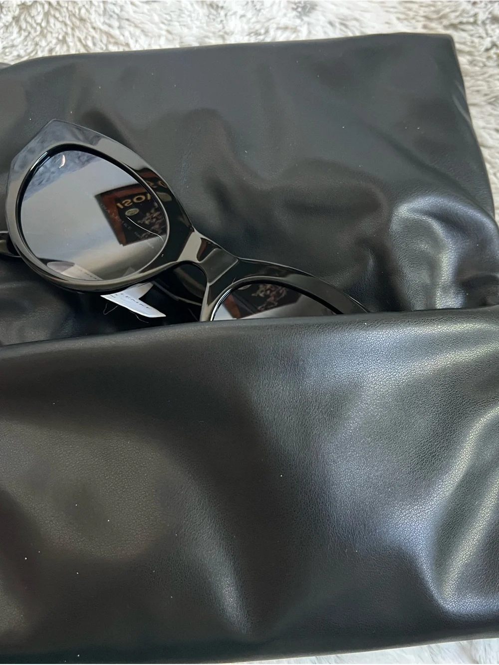 Caroline Lemke chic black